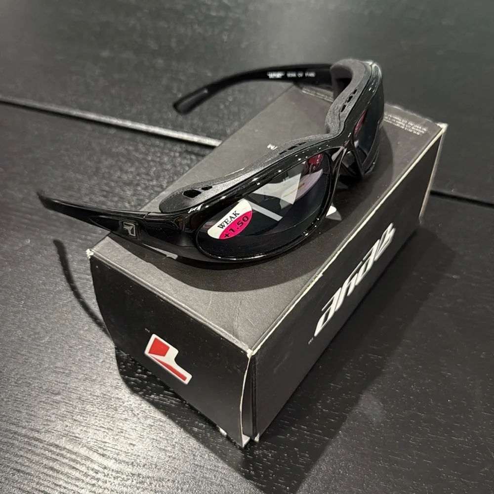7eye Bora Gloss Black +1.50 Readers Riding Sunglasses